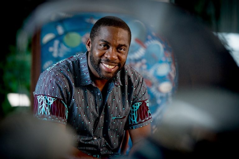 Lázaro Ramos é convidado para interpretar Jesus em carnaval da Mangueira