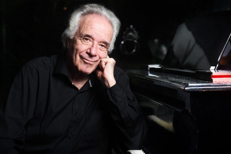 Maestro João Carlos Martins se apresenta com Ricardo Bacelar e Lia Veras em Aquiraz