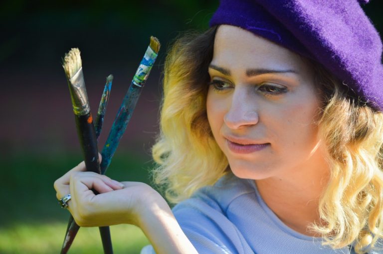 Maiara Capistrano exibe obras em Fortaleza