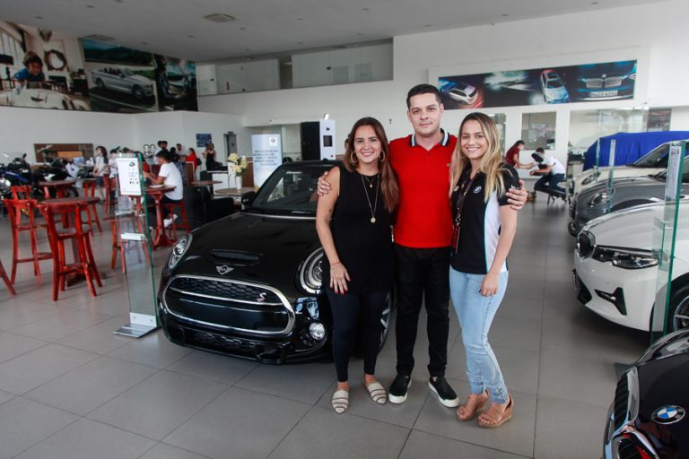 Haus Motors BMW faz programação inglesa dedicada a carros Mini