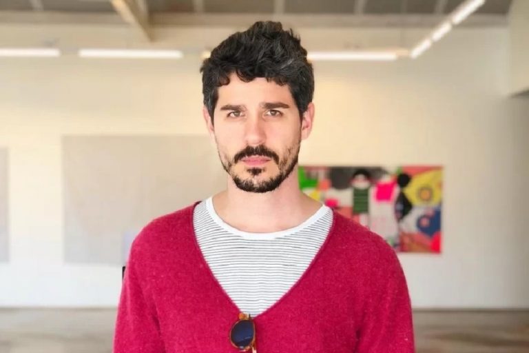 Ator troca de função e se torna autor de novelas