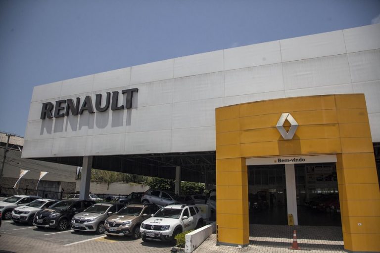 Renault Regence fará pregão com condições especiais neste sábado