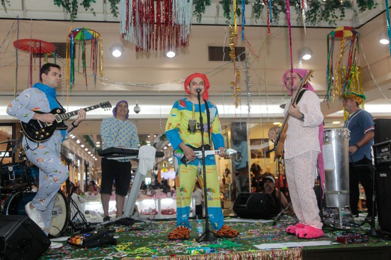 Bailinho de Carnaval do Iguatemi chamou a criançada pra folia