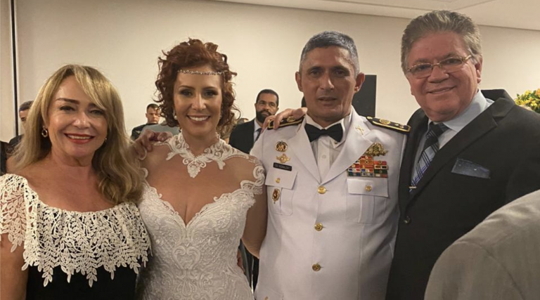 Coronel Aginaldo Oliveira e deputada Carla Zambelli selam união em Brasília