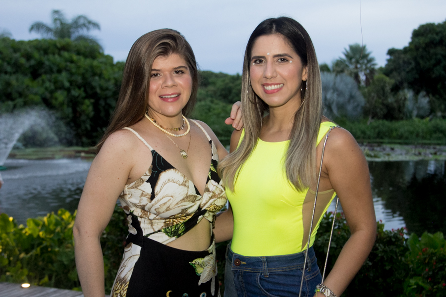 Juliana E Rafaela Nogueira Tapis Rouge