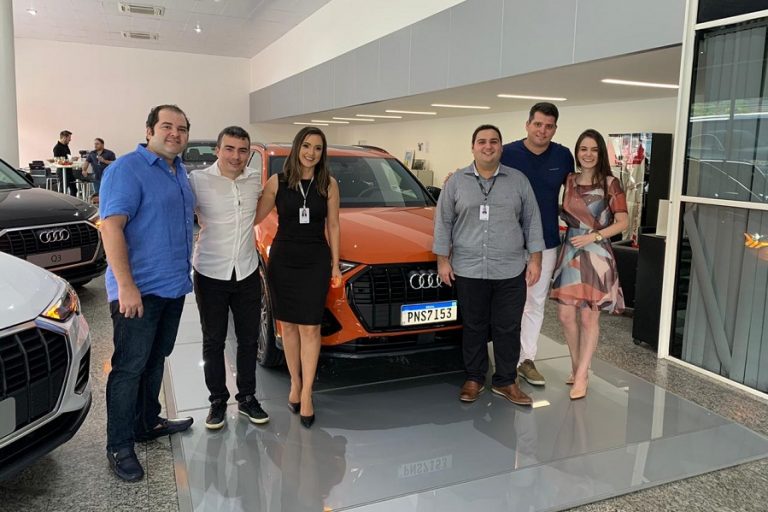 Equipe da NewTech Blindagens prestigia lançamento de novo Audi Q3