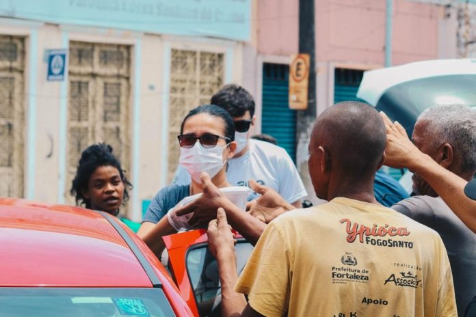 Comunidade Shalom Distribui Alimentação