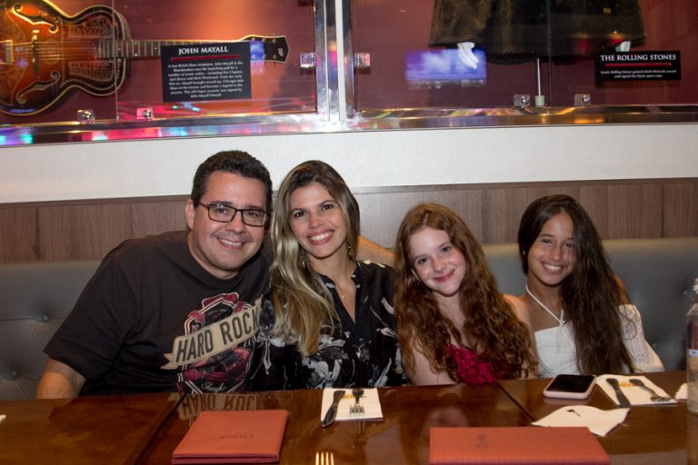 Samuel Sicchierolli, Roberta Esmeraldo, Marina Sicchierolli E Mel Castro