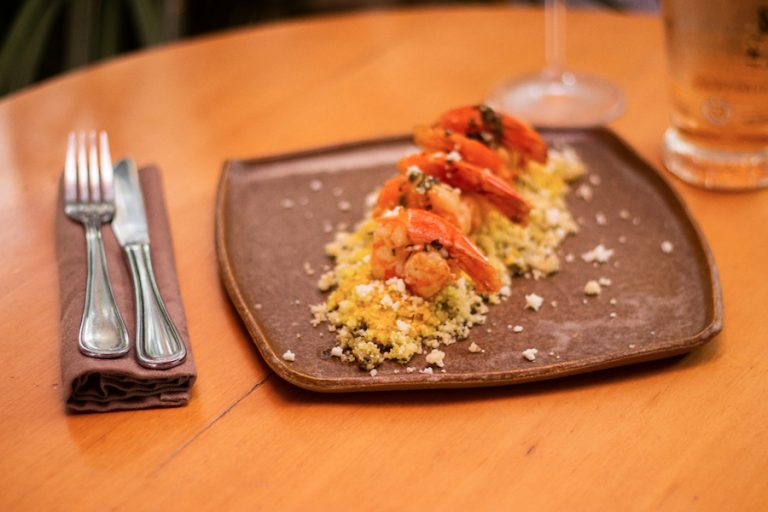 CAMARÃO NA FAROFA DE TAPIOCA