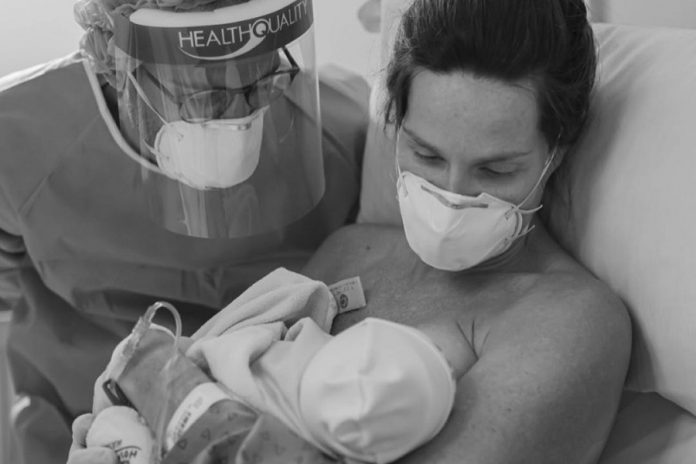 Mariana Weickert E O Nascimento De Seu Filho
