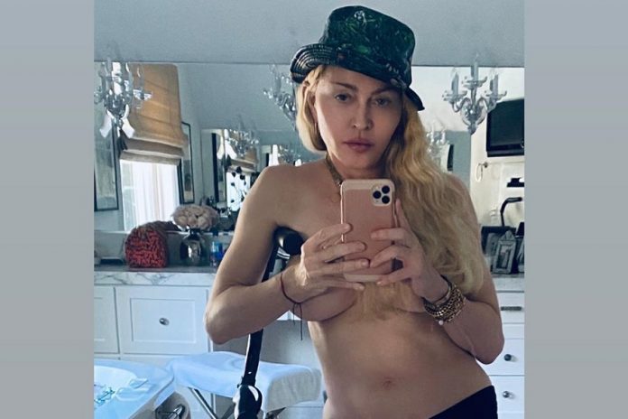 Madonna Faz Topless