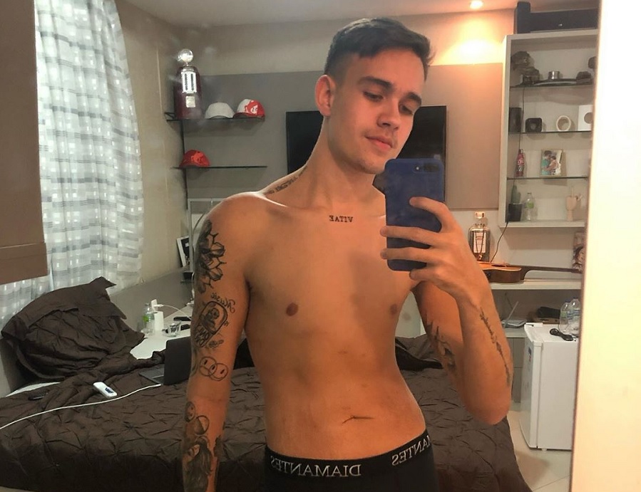Filho De Solange Almeida Perde 75 Kg Ap s Cirurgia E Posa No Espelho