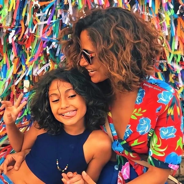 Antônia E Camila Pitanga
