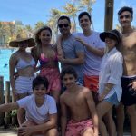 Falcão E Família Curtem O Beach Park
