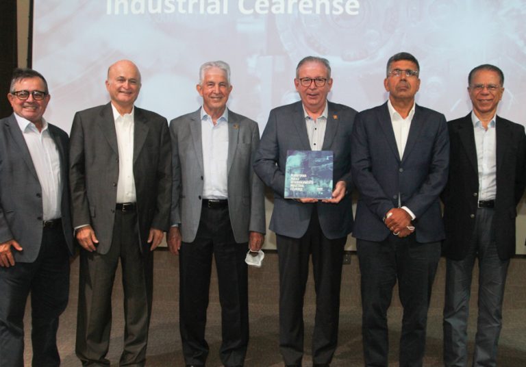 Lançamento Do Livro Plataforma Para O Desenvolvimento Industrial Cearense (32)