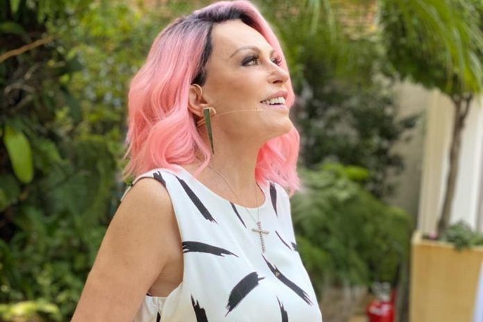 Ana Maria Braga De Cabelo Rosa