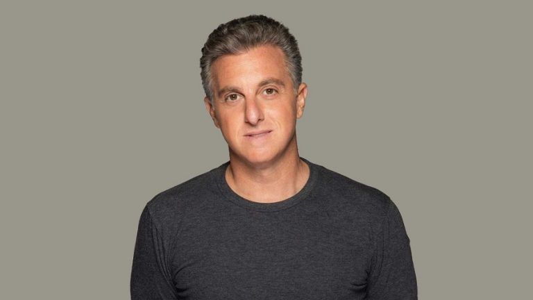 Luciano Huck pode adiar planos políticos se conseguir programa aos domingos