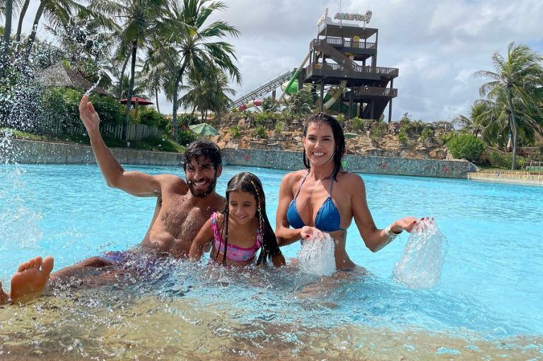 Hugo Moura, Maria Flor E Deborah Secco No Beach Park