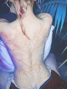 Cantora Grimes Posta Nova Tatuagem Nas Redes Sociais 1618224068350_v2_450x600