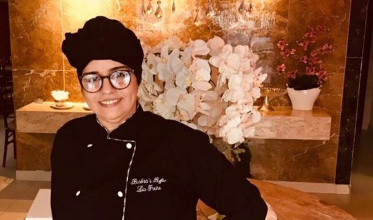 Lia Freire No Novo Espaço Do Barbra's Buffet