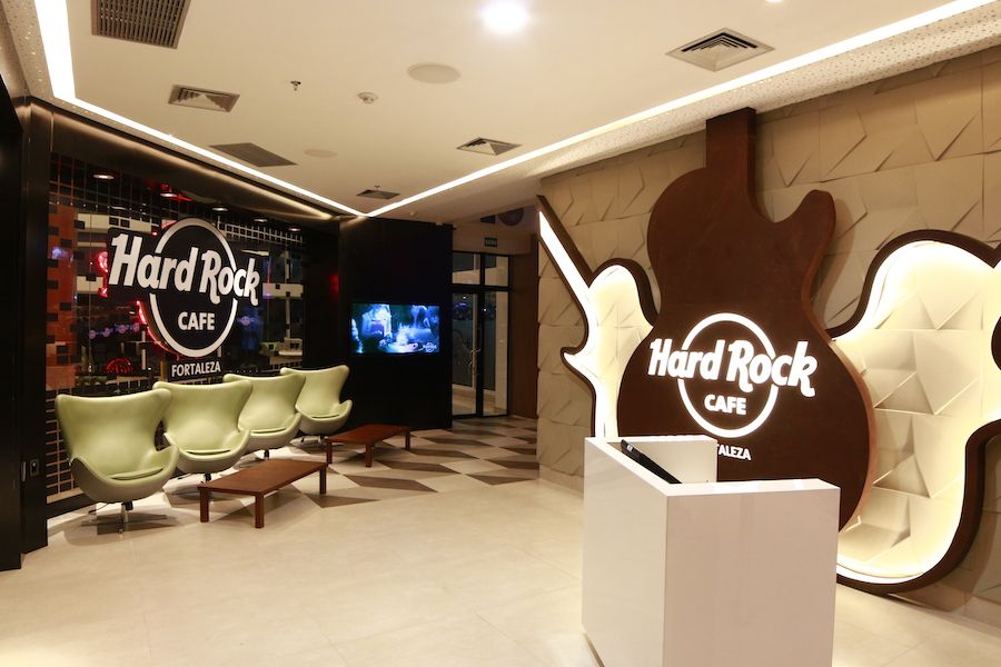 Hard Rock Cafe Fortaleza fica entre