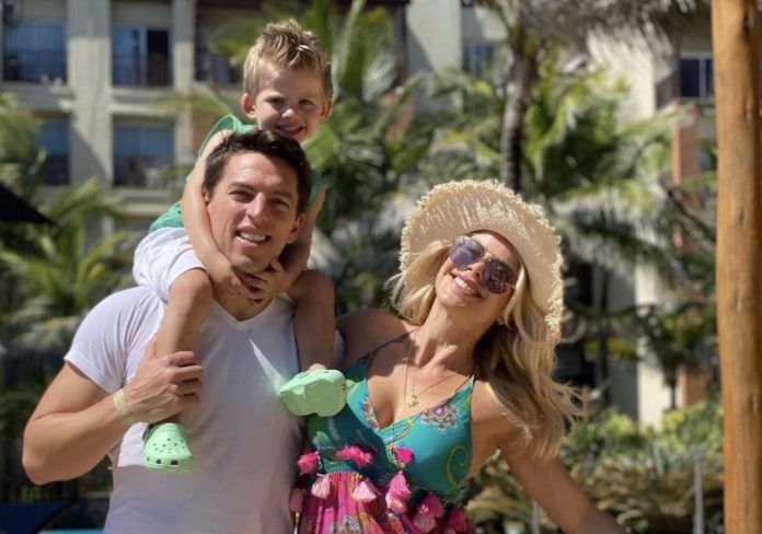 Karina Bacchi No Beach Park