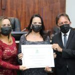 Dayse Cavalcante Recebe Homenagem Das Mãos Dos Vereadores Ana Paula E Adahil Junior