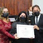 Ivana Castro Recebe Homenagem Das Mãos Dos Vereadores Ana Paula E Adahil Junior
