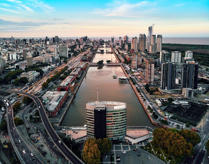1200px Puerto_Madero_Buenos_Aires_40689219792