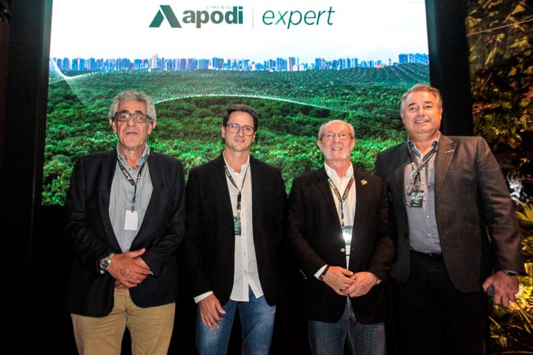 Emmanuel MitsouMário Guilti, Paulo Helene ECarlos Teles 2