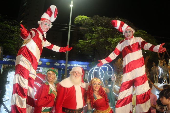 Chegada Do Papai Noel Jardins Open Mall (4)