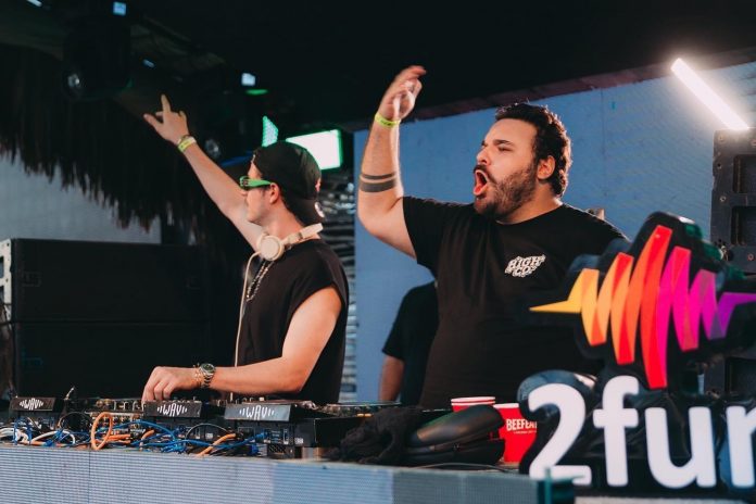 4CC0DDF6 7BB8 4C1D B4D9 F4967289D6C5