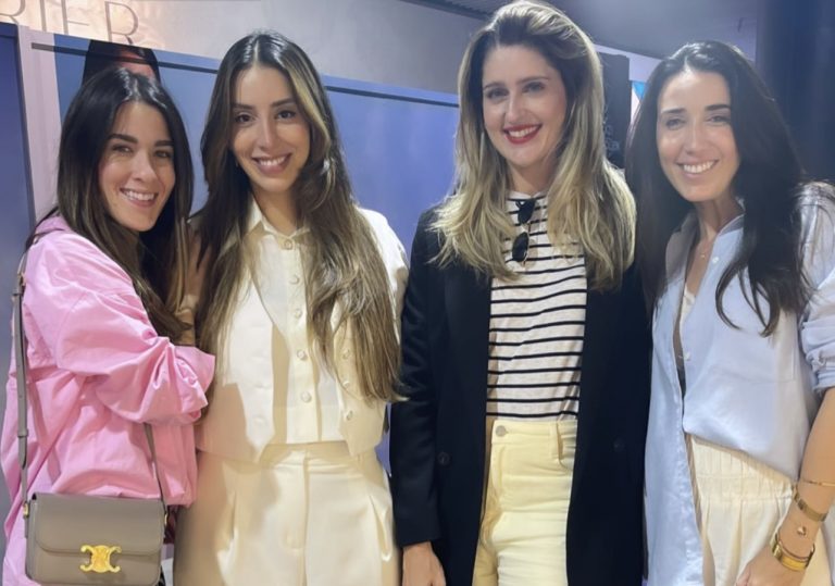 2B2804F8 F7B8 4C43 AB2F 9B2884C75F8E