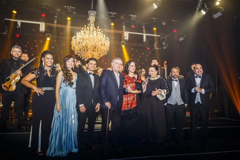 Em Cantos E Acordes 1722