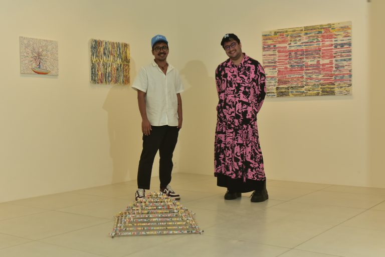 Foto De Falcão Junior   Artista Diego De Santos Ao Lado Do Curador Lucas Dilacerda (2)