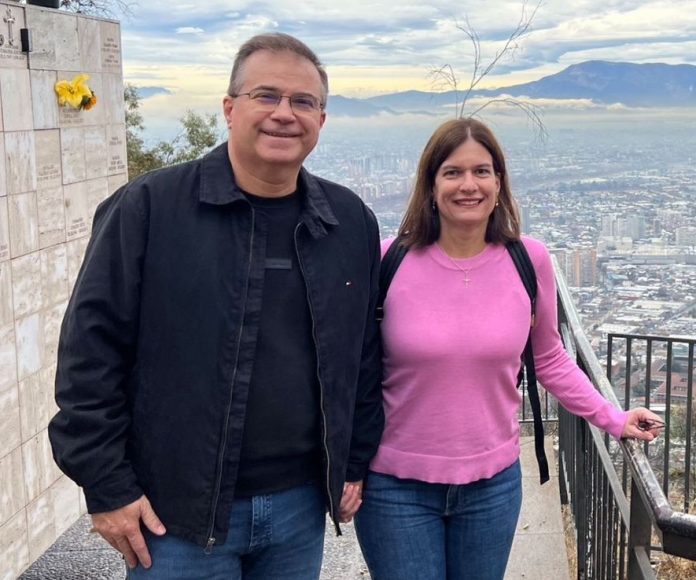 Ricardo E Luciana Bezerra No Chile