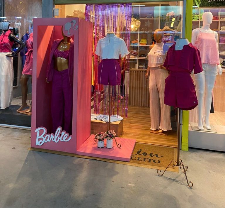 Filme da Barbie movimenta marcas e aumenta vendas de roupas cor-de