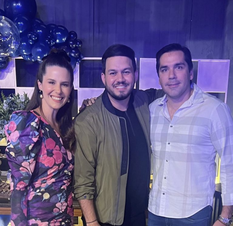 8F76AB59 BD75 4C8B B46E 1F50FD1C2453