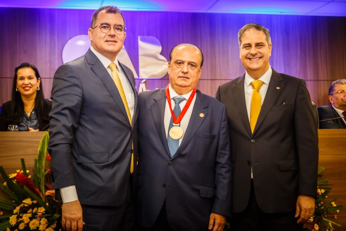 OAB CE Entrega Medalha Advogado Padrão 2023 6213
