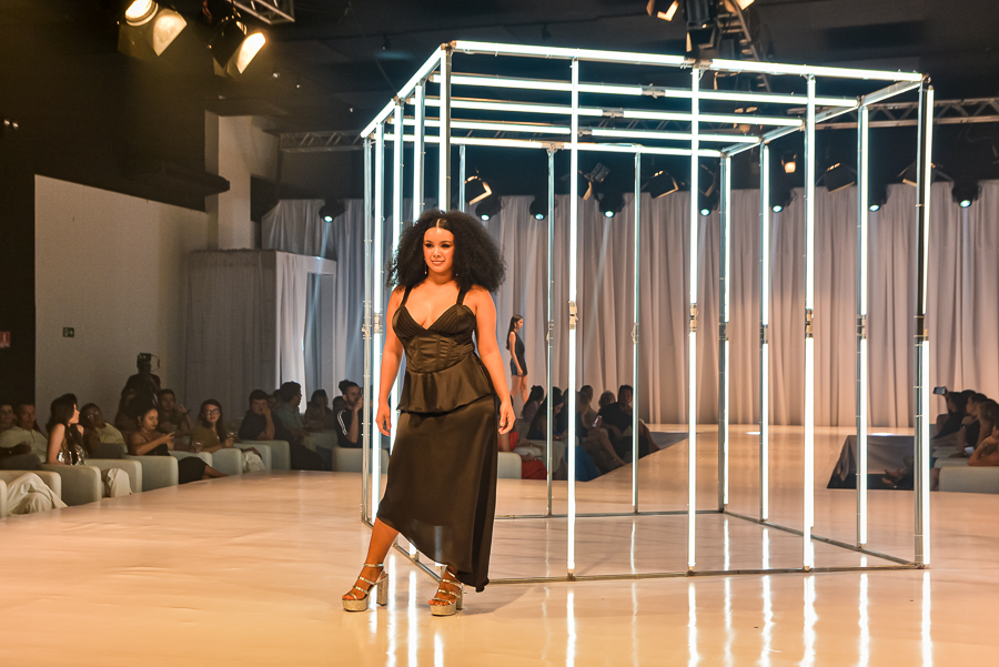 Desfile Ring My Bell celebra lançamento da marca de roupas Naran