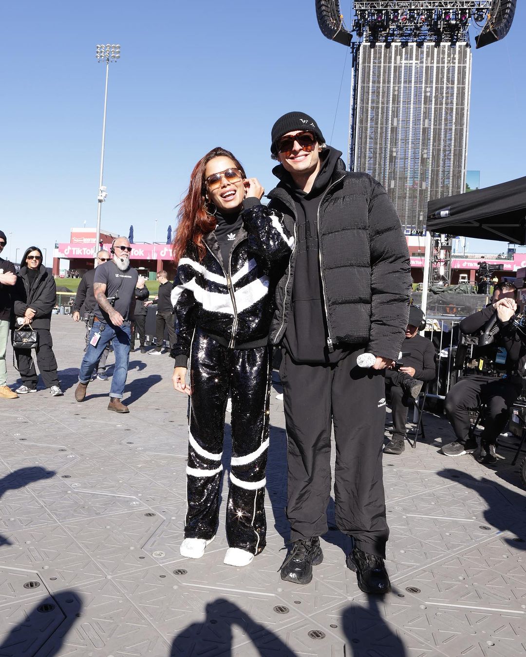 Anitta anuncia “Joga Pra Lua” e performa música inédita no “TikTok In The Mix”