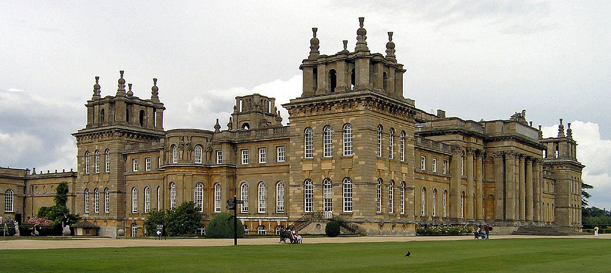 1200px Blenheim_Palace_cropped