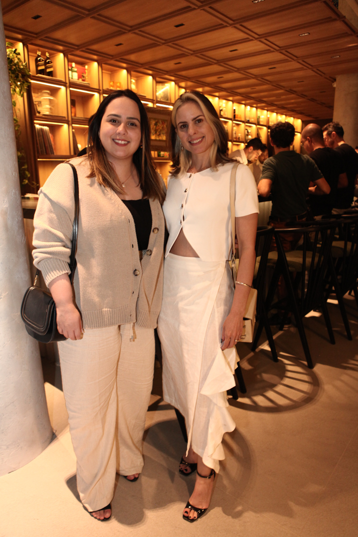 Deborah Ramos E Victoria Muniz (1)