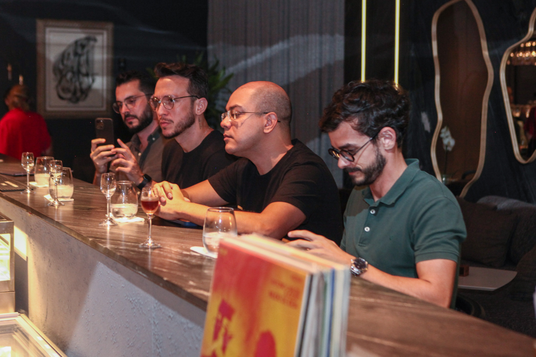 Moleska Listening Bar (17)