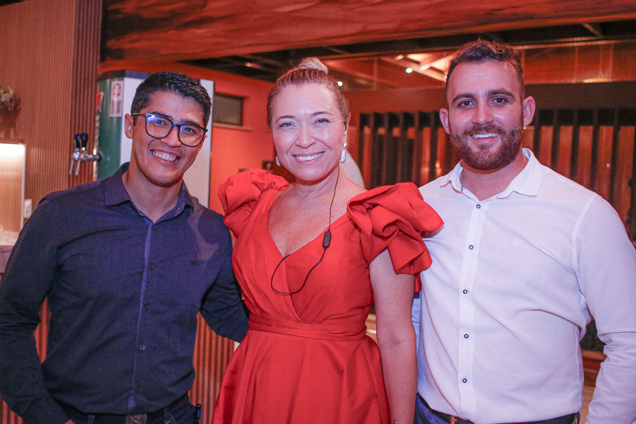 Ronny Silva, Aryane Costa E Victor Gomes