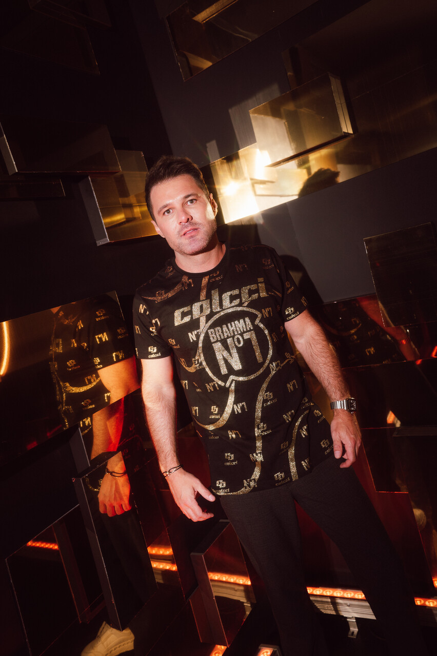 Renato Antunes_Easy Resize.com