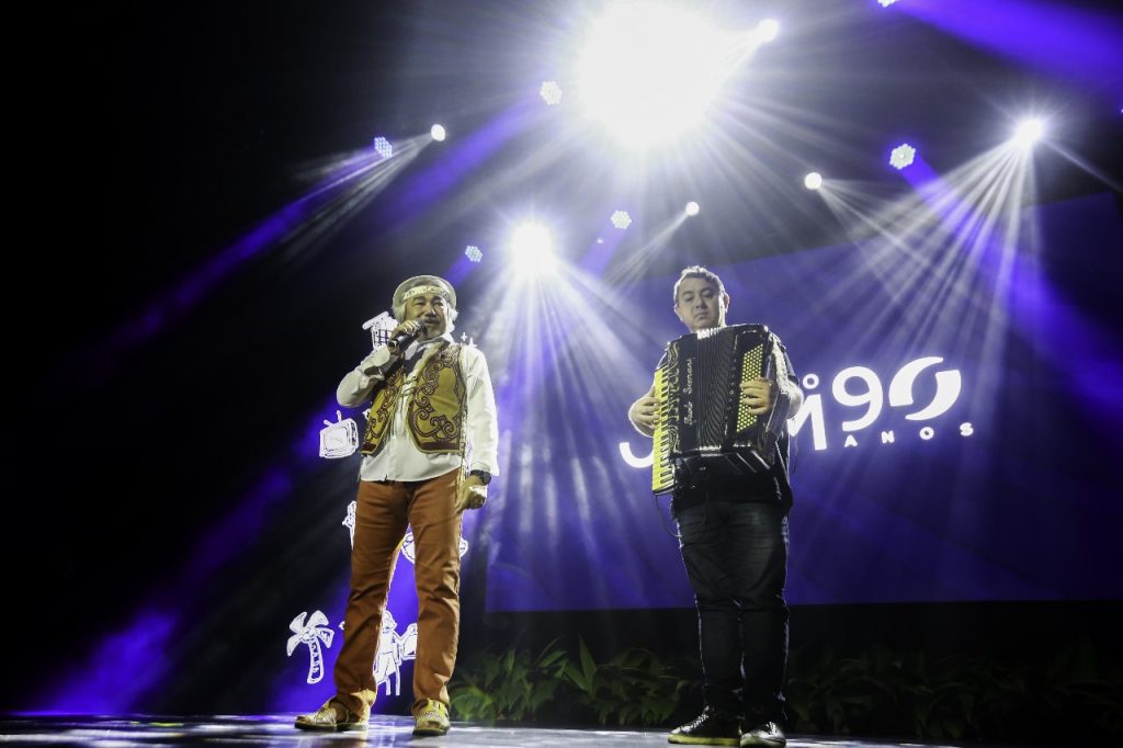 52a5d66dcbae4d3d9fbf1aa4b2e0f4b8