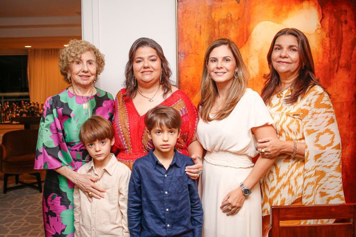 Camila Câmara Reúne Amigos Para Festa De Aniversário à Beira Mar (2)