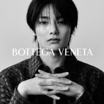 #광고 이탈리아 럭셔리 브랜드 보테가 베네타가 브랜드의 아이코닉한 가죽 수공예 기법인 인트레치아토의 탄생 50주년을 맞이해 새로운 캠페인 'Craft Is Our Language'를 선보입니다. 이번