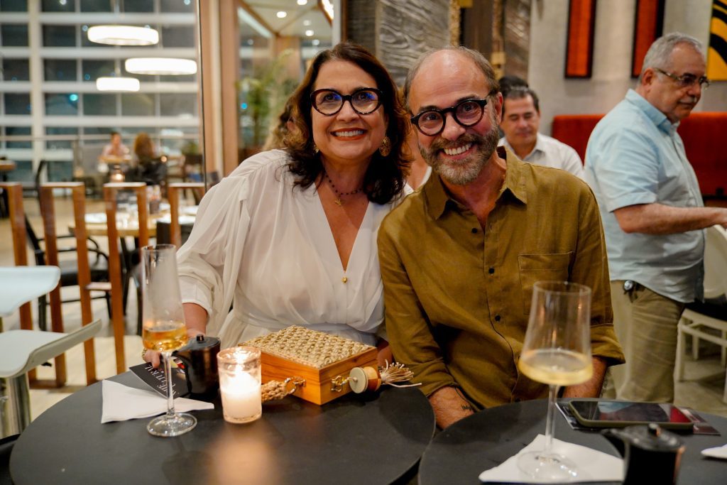 Andrea E Marcos Novaes